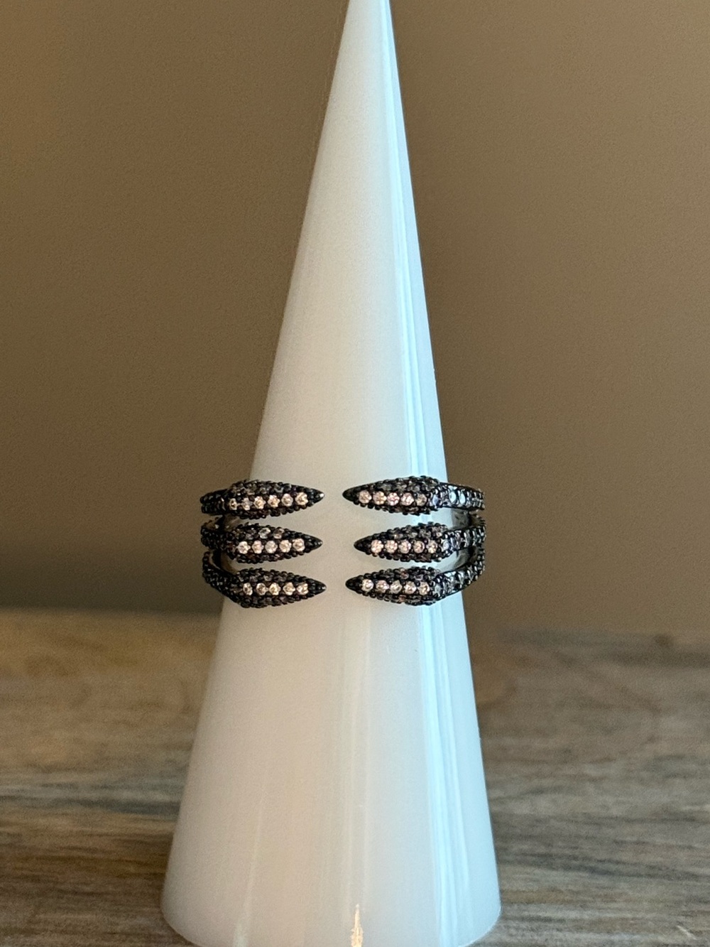 Bomb Party Obsidia Ring “Duality Ring” Size 6. Brand New!